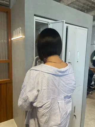 ショート カラー 店長 MANAMI 艶カラー／骨格ボブのヘアスタイル