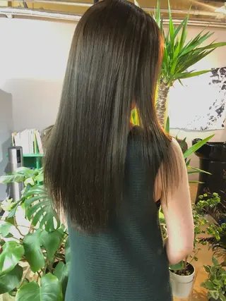 ロング カラー 透明感カラー レイヤー亀井唯登のヘアスタイル