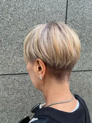 ショート カラー 石井 里沙のヘアスタイル
