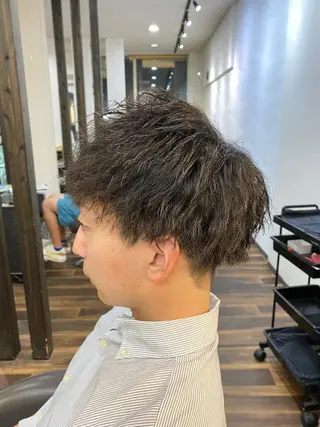 ショート パーマ メンズ 堀 広夢のヘアスタイル