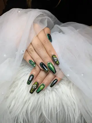 ネイル Queen Nail 柏店　クイーンネイルのネイルデザイン