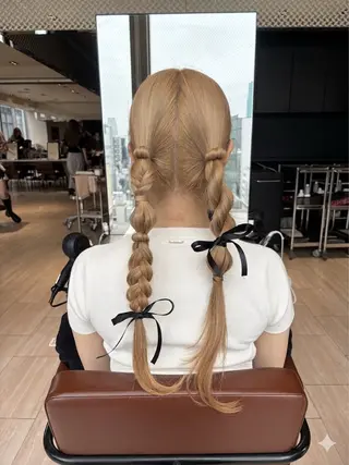 セミロング 穂積 未優のヘアスタイル