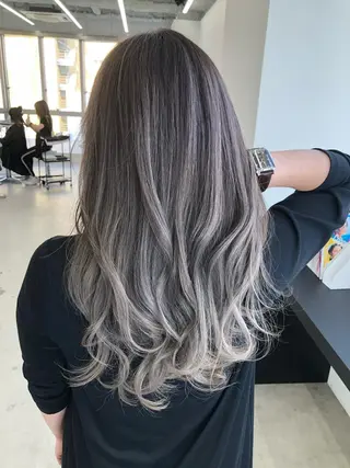セミロング カラー ブリーチ 透明感HIDEのヘアスタイル