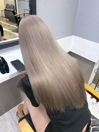 ロング カラー SAKURA🫧 やわらかいハイトーンのヘアスタイル