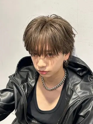 ショート カラー パーマ メンズ 岩城 滉成のヘアスタイル