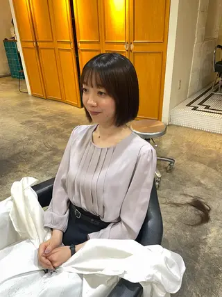 ショート MIOベージュカラー 柔らかいカラーのヘアスタイル