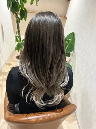 セミロング 本郷 豊のヘアスタイル
