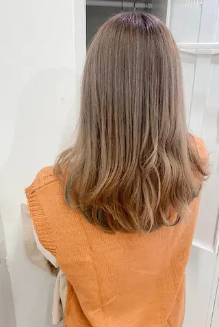 ミディアム カラー 西山梨々【7月末 で掲載終了します】のヘアスタイル
