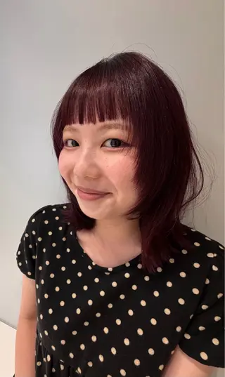 ミディアム カラー 仲里 彩生のヘアスタイル