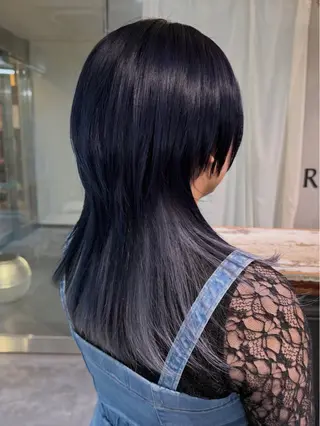 セミロング カラー RorriM natsuのヘアスタイル