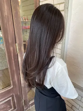 ロング 色落ちまで可愛い🩷 透明感🩵安江理緒のヘアスタイル