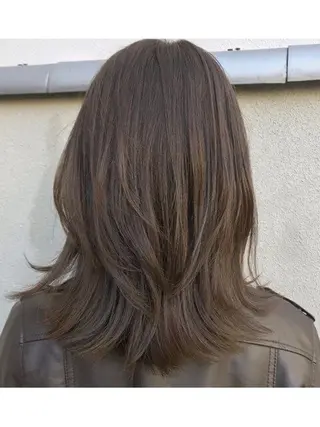ミディアム 石川 幸呼のヘアスタイル