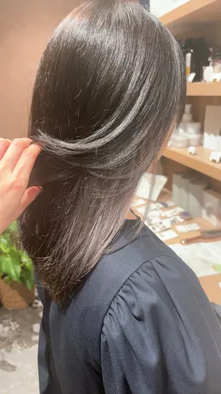 カラー 箕面駅徒歩7分カプロ 三好美鈴のヘアスタイル