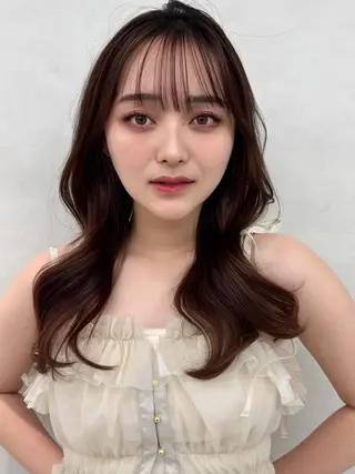 ロング ユーリ 艶髪🥀カラー🤍のヘアスタイル