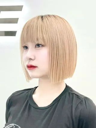 ショート カラー ヘアアレンジ 縮毛矯正🤍 ボブ/ HIKARIのヘアスタイル