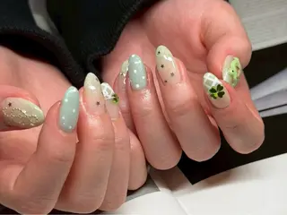 ネイル 小林 恵未佳のネイルデザイン