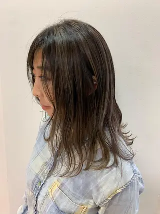 ミディアム カラー 顔まわりカット✄ ベージュカラー🧸のヘアスタイル