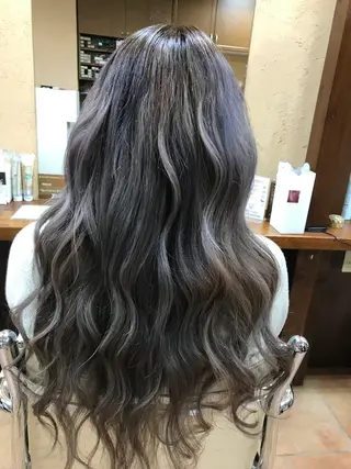 ロング スギモト ヤスゾウのヘアスタイル