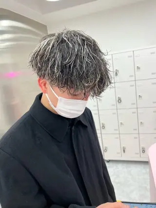 ミディアム カラー パーマ メンズ メンズパーマ特化 TAIGAのヘアスタイル