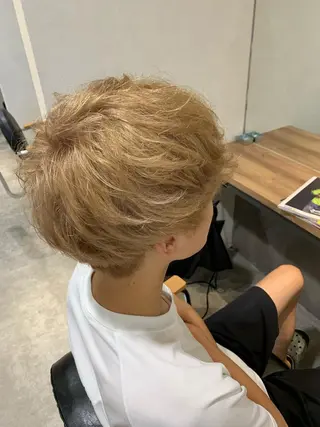 ショート カラー 韓国レイヤー×艶髪 ハイトーンRyukiのヘアスタイル