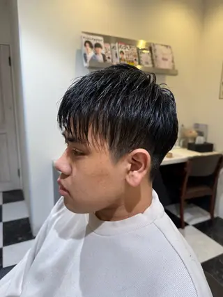 ミディアム メンズパーマ 似合わせカットのヘアスタイル