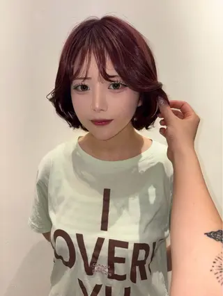 ミディアム ヨシノ マナウのヘアスタイル