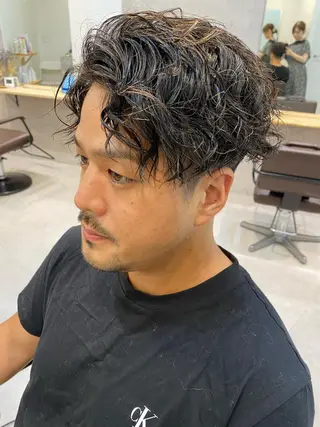 パーマ メンズ 似合う髪型見つけます AYAKAのヘアスタイル