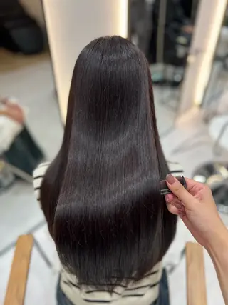 ロング カラー Zina aimiのヘアスタイル