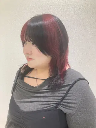 ミディアム 上杉 梨緒のヘアスタイル