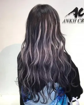 ロング カラー ワンホンヘア RYOTAのヘアスタイル