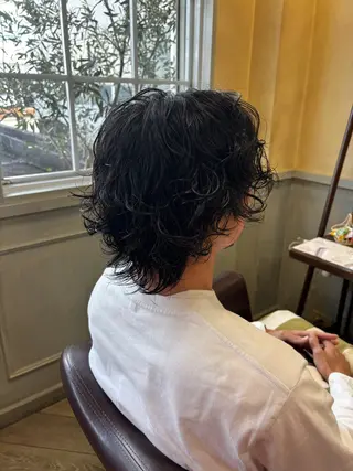ショート パーマ メンズ アオバ / ハイトーンカラーのヘアスタイル