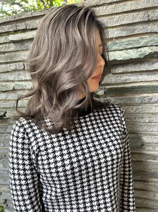 ミディアム カラー 本間 良のヘアスタイル