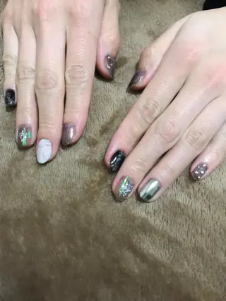 ネイル アルテミス 根本のネイルデザイン
