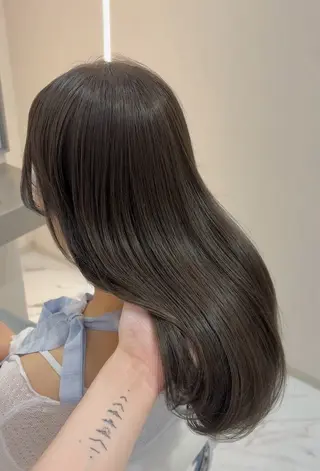 ミディアム カラー パーマ TOMO/ブリーチ 無しオリーブのヘアスタイル