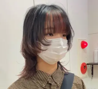 ミディアム カラー 横尾 歩のヘアスタイル