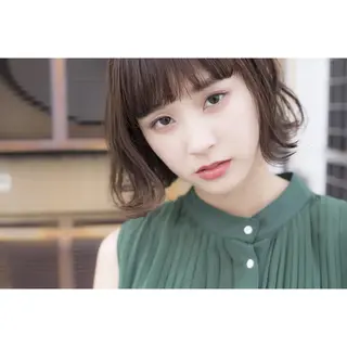 ミディアム レイヤーカット ベージュカラー/小島のヘアスタイル