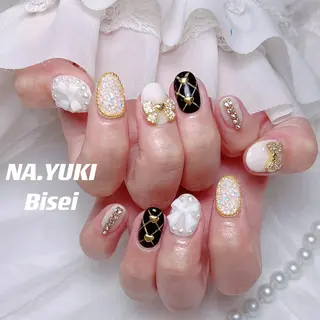 ネイル 🦋 Queenieのネイルデザイン