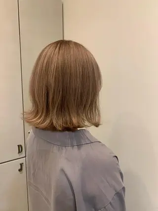 ショート om's poka 伊藤百花のヘアスタイル