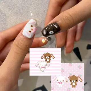 ネイル 𝑟𝑖𝑠𝑎 🕯‎🤍のネイルデザイン
