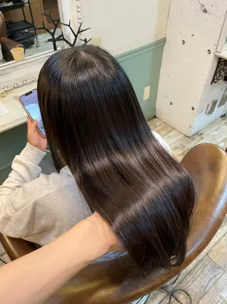 ロング 岩谷 愛依のヘアスタイル