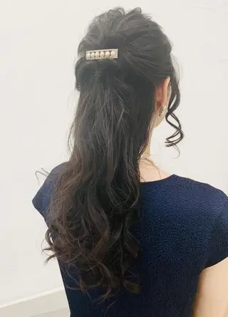 ロング ヘアアレンジ ミドウチ アヤカのヘアスタイル