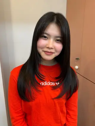 ロング 安井 美咲希のヘアスタイル