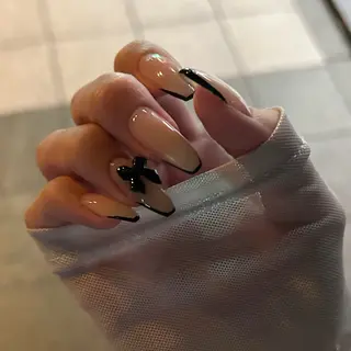 ネイル mikoto 🎀 艶々美フォルムのネイルデザイン