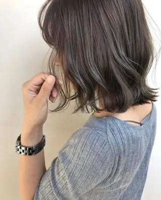 ミディアム カラー ヘアアレンジ ハイライト、レイヤー カット/西梅田/中西のヘアスタイル
