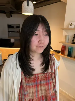 セミロング 稲毛田 楓のヘアスタイル