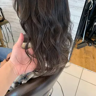 カラー 天野 利咲のヘアスタイル