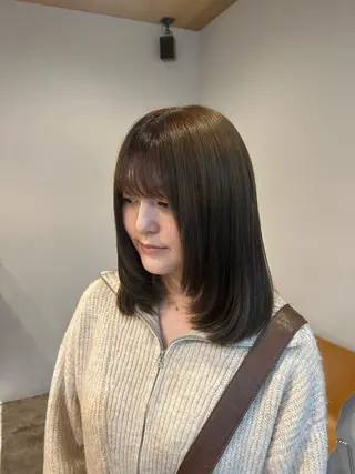 ミディアム カラー 川端 明莉のヘアスタイル