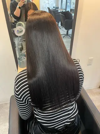 ロング ブリーチ縮毛矯正 LAFFYuiのヘアスタイル