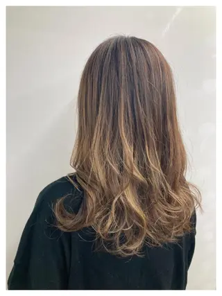 セミロング カラー ブリーチ&似合せボブ 田中寛十のヘアスタイル