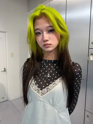ロング カラー TATSUハイトーン ミルクティーベージュのヘアスタイル
